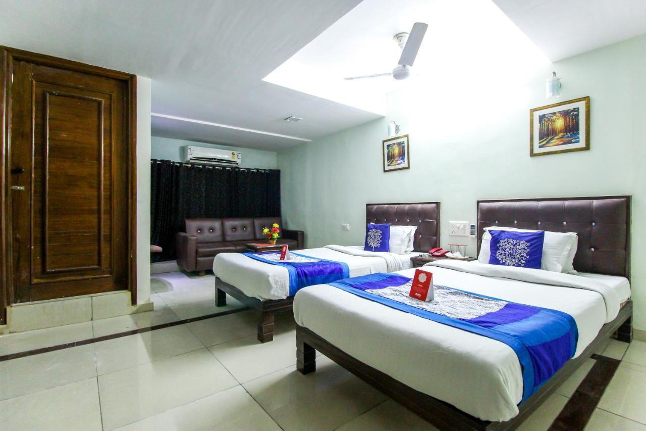 Hotel Seven Ahmedabad Esterno foto
