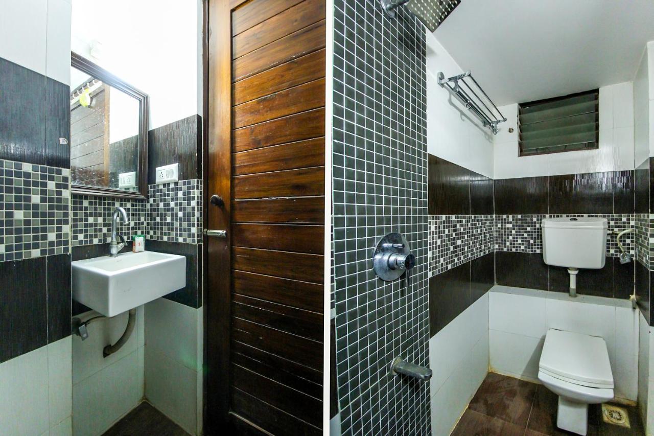 Hotel Seven Ahmedabad Esterno foto