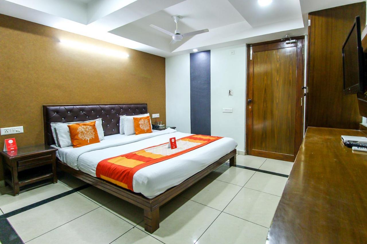 Hotel Seven Ahmedabad Esterno foto