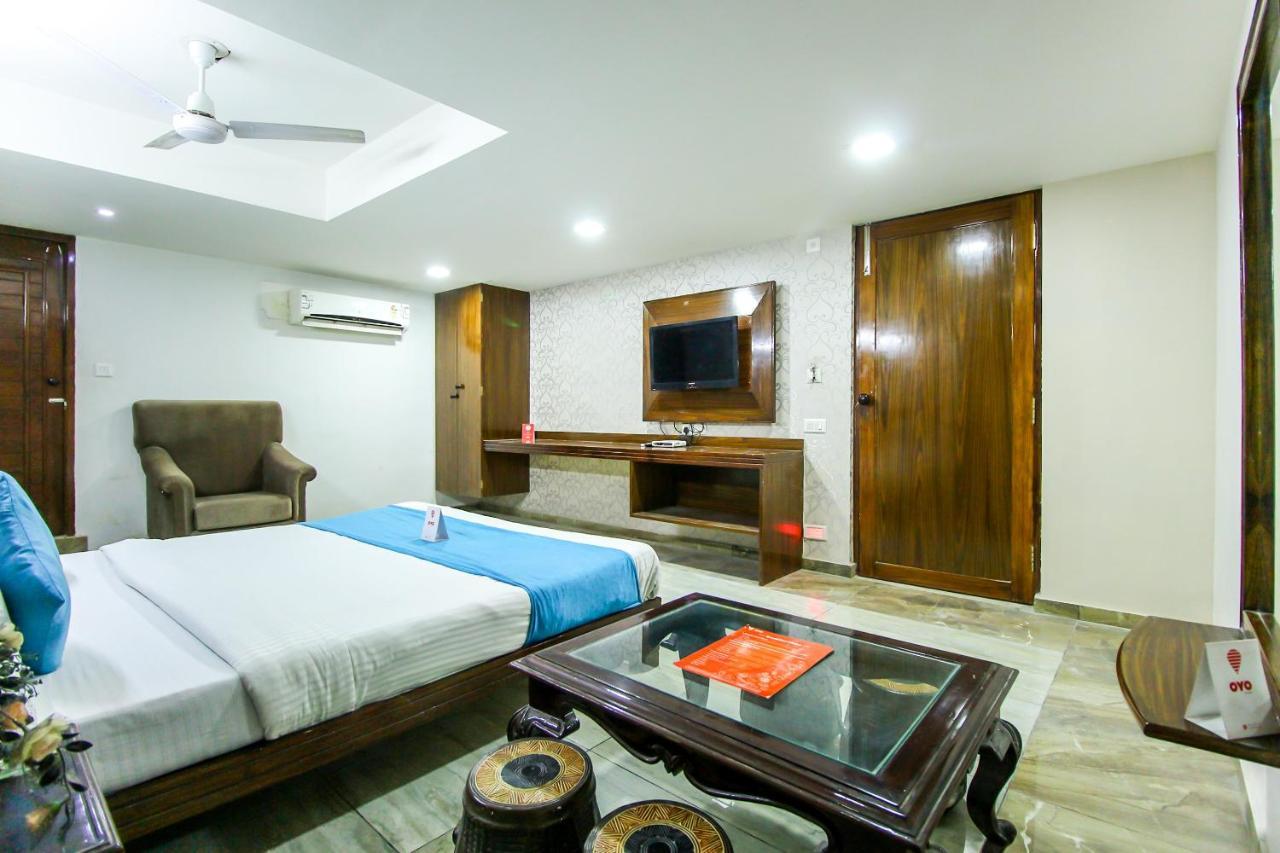 Hotel Seven Ahmedabad Esterno foto