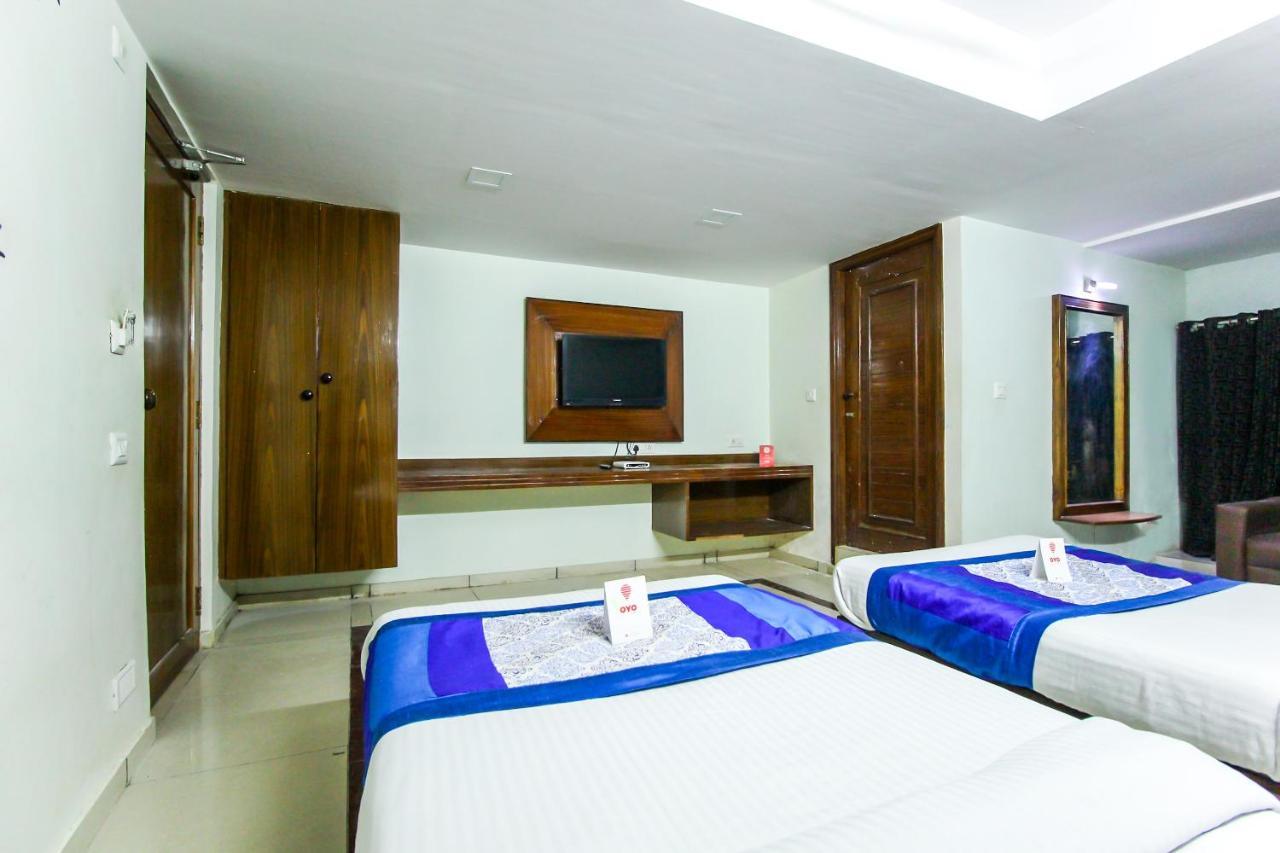 Hotel Seven Ahmedabad Esterno foto