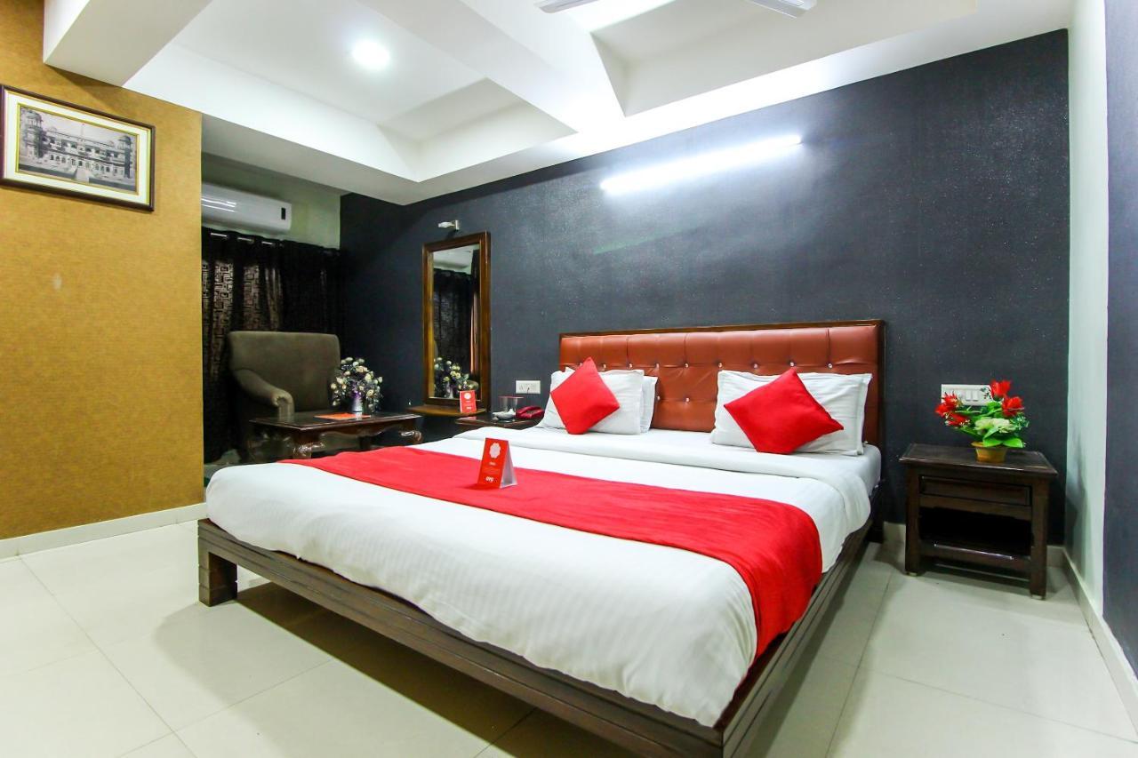 Hotel Seven Ahmedabad Esterno foto