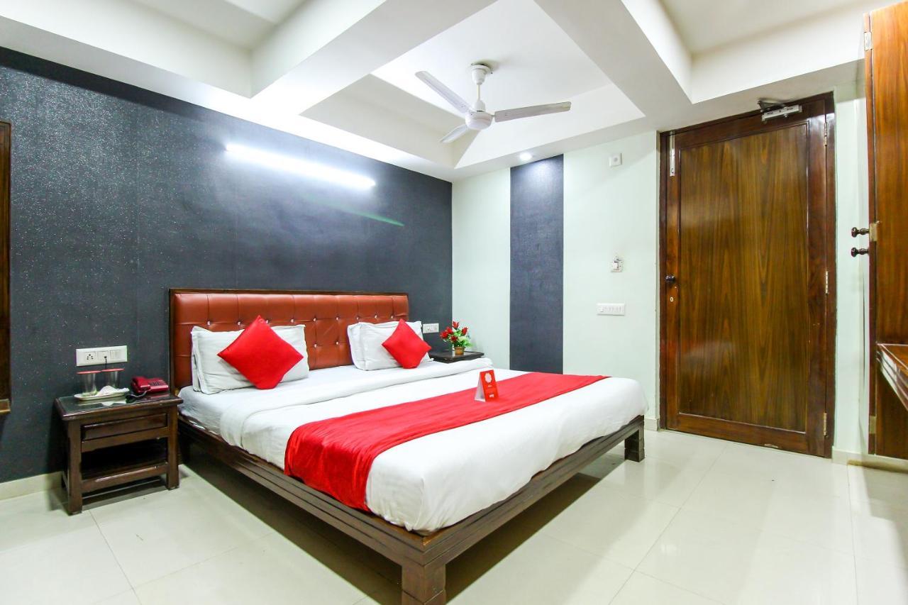 Hotel Seven Ahmedabad Esterno foto