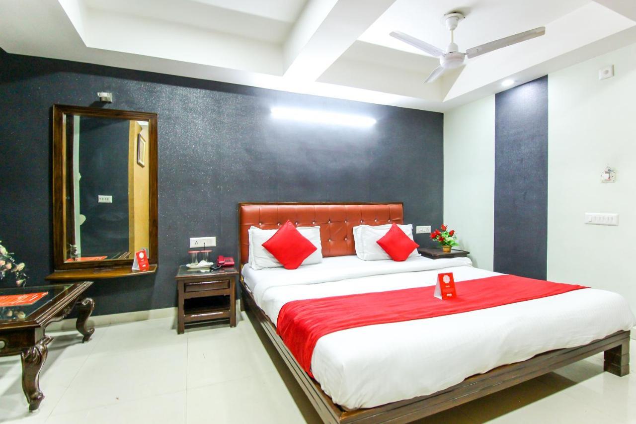Hotel Seven Ahmedabad Esterno foto