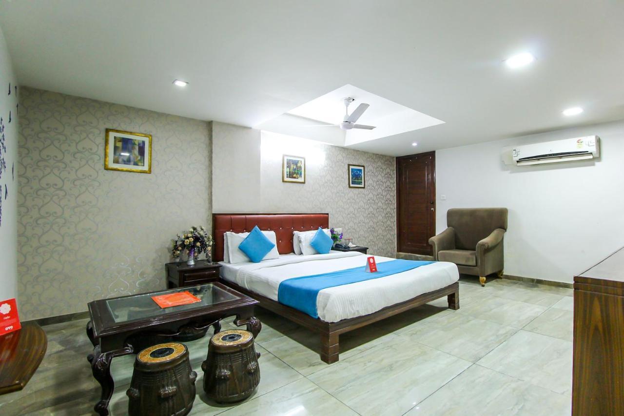 Hotel Seven Ahmedabad Esterno foto