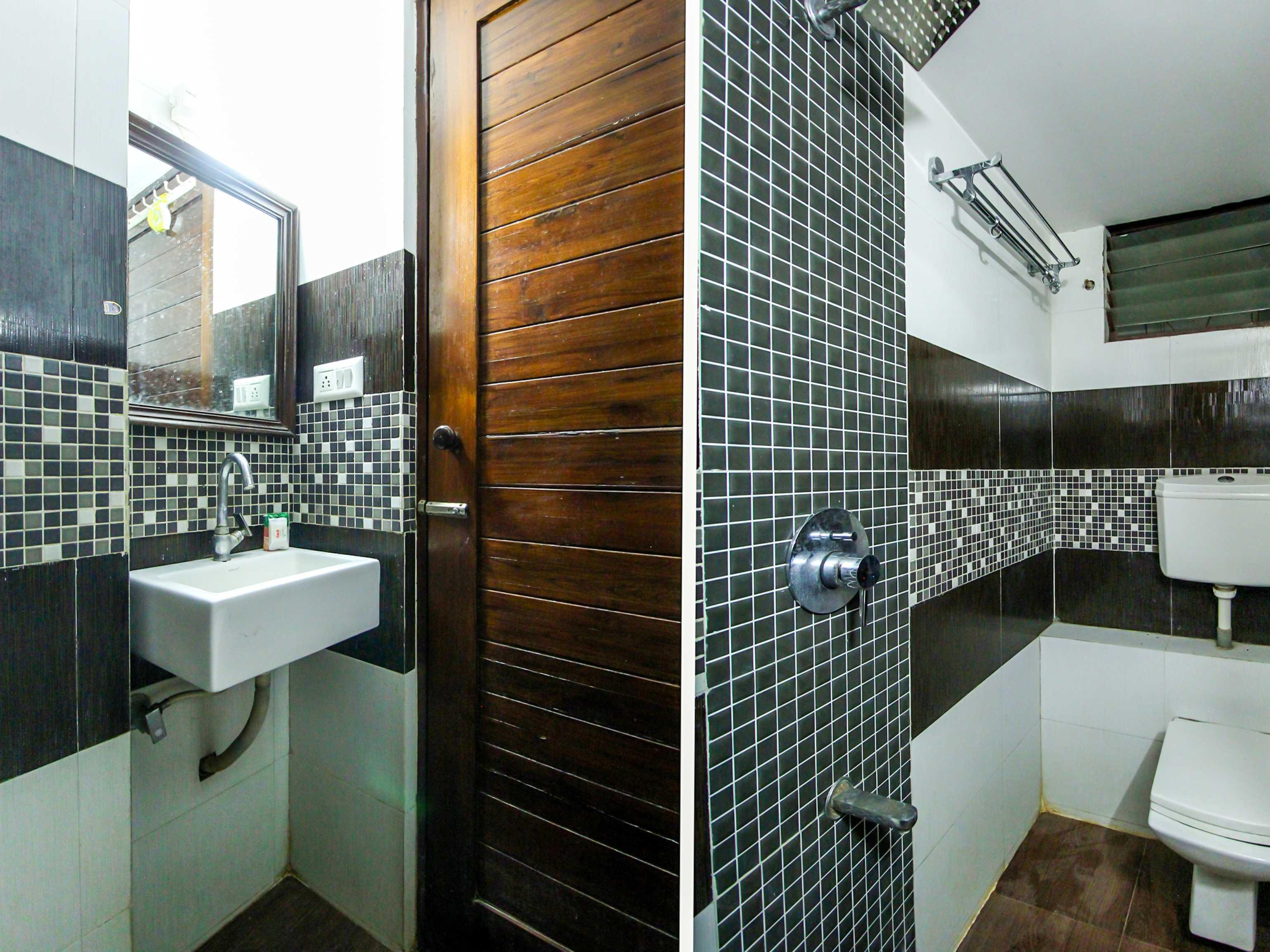 Hotel Seven Ahmedabad Esterno foto