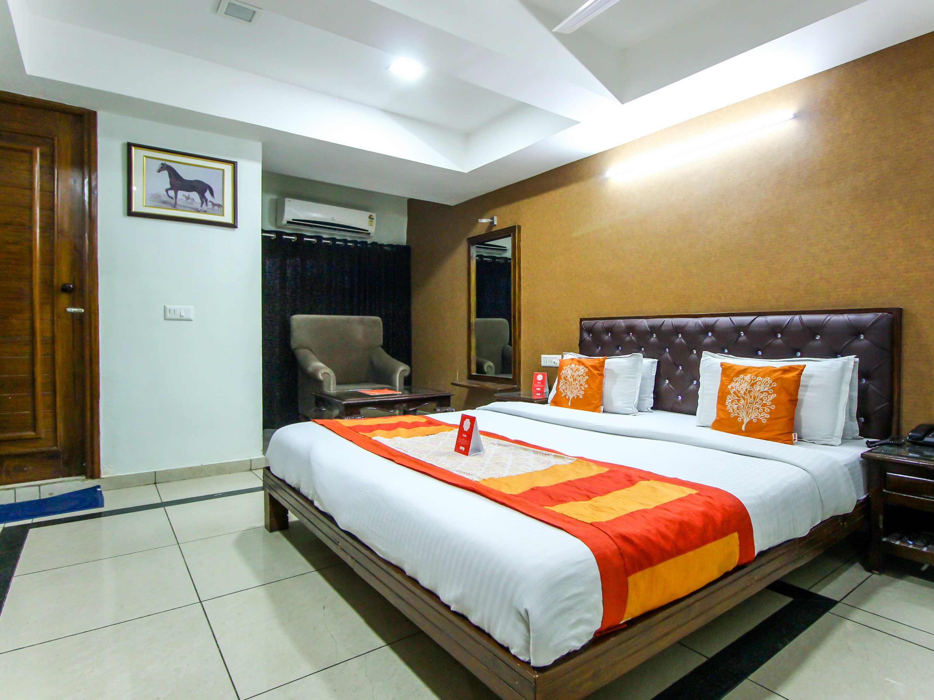 Hotel Seven Ahmedabad Esterno foto