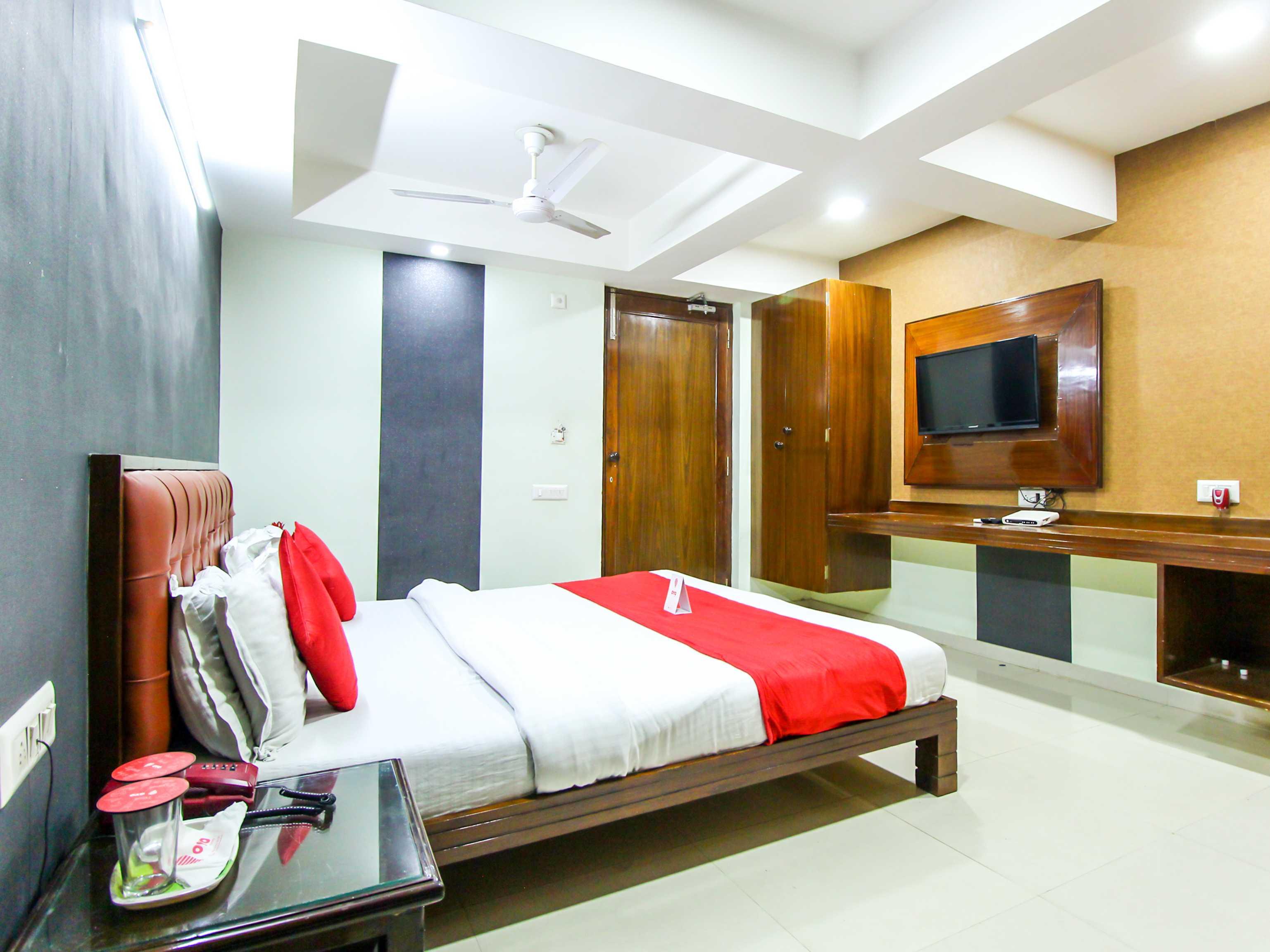 Hotel Seven Ahmedabad Esterno foto