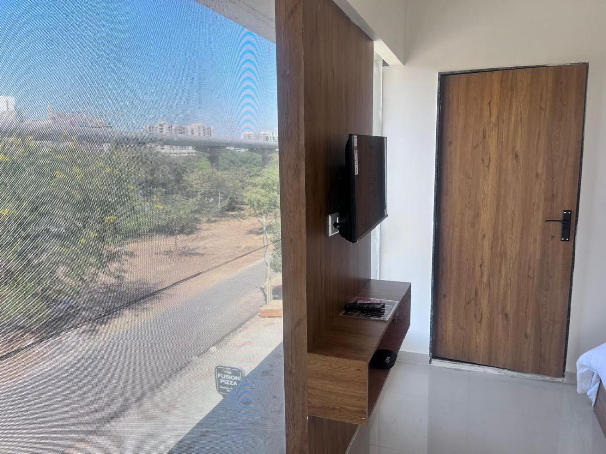 Hotel Seven Ahmedabad Esterno foto