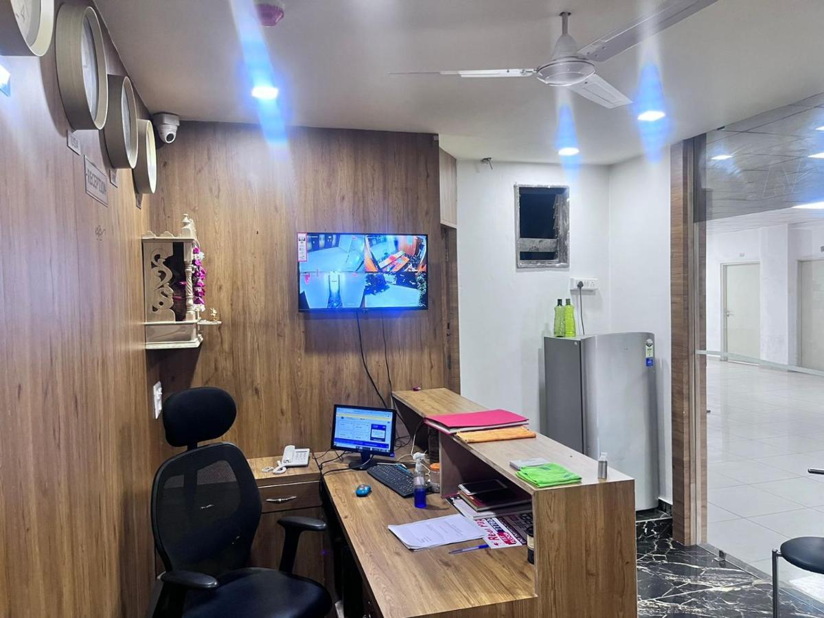 Hotel Seven Ahmedabad Esterno foto