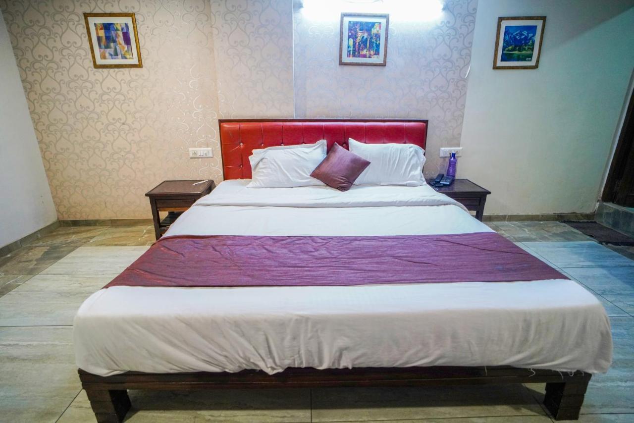 Hotel Seven Ahmedabad Esterno foto