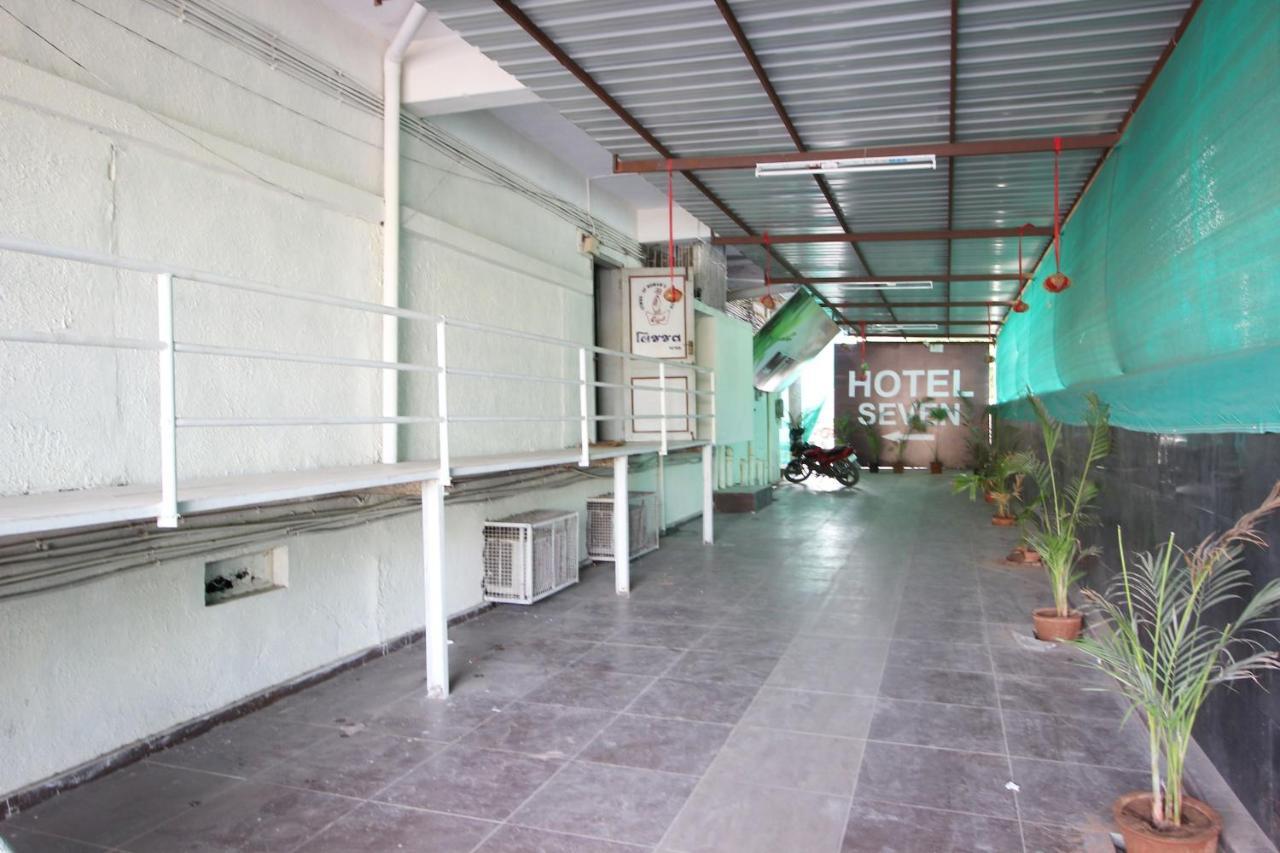 Hotel Seven Ahmedabad Esterno foto